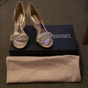 NWOT Badgley Mischka open toed pumps
